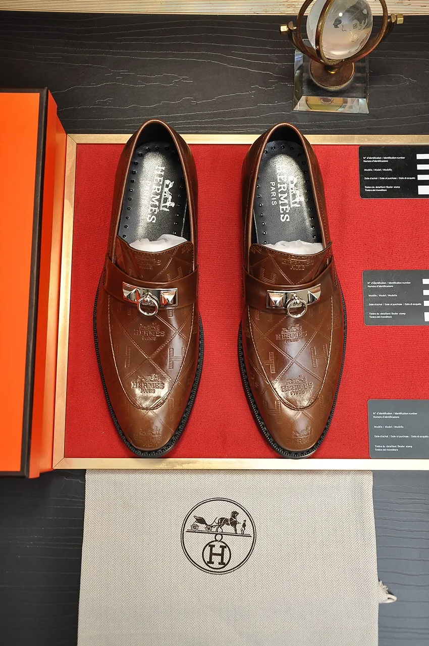 Men's shoes💰480💶[HERMES] (sheepskin lining)🍀Italian top luxury🍀He does not pursue novel styles and gorgeous colors, but attracts the favor of successful men with his flawless, elegant and classic style! This very, very comfortable, simple and stable style makes it easy to match any style! The pattern is absolutely 1:1 refined from the original case, and we strive for excellence in materials, imported cowhide + cowhide lining💪💪💪extraordinary texture👍! .Black brown code number: 38 to 45 (45 customized)